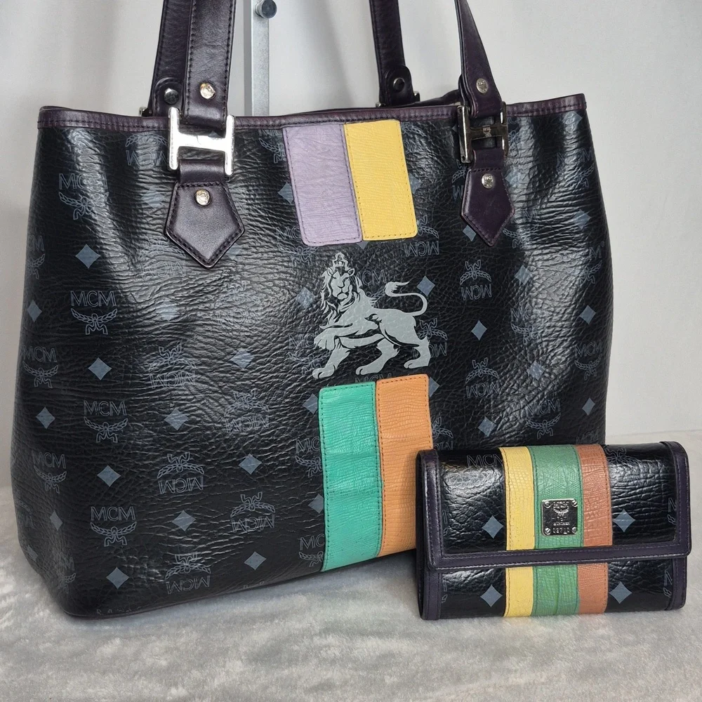 MCM Princess Lion Leather Tote Bag & Wallet - Picture 4 of 17